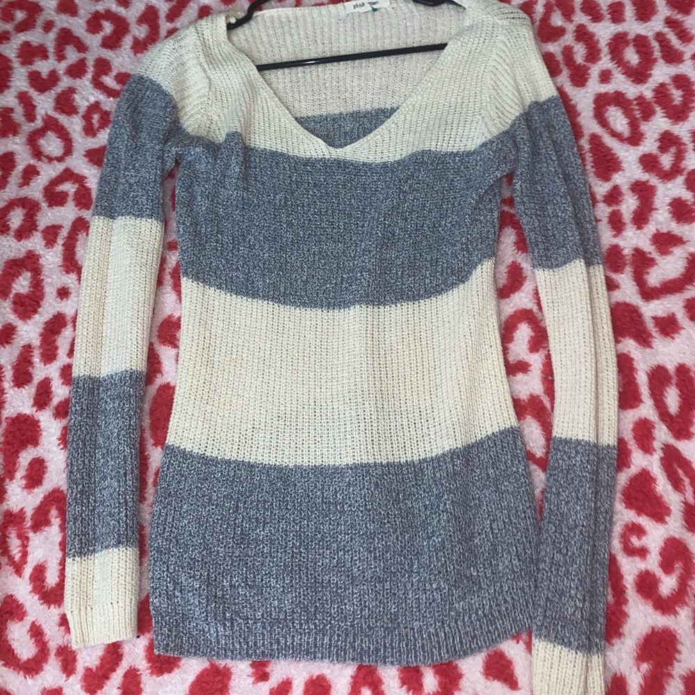 Pink Rose Women's V-Neck Sweater in Gray and Cream